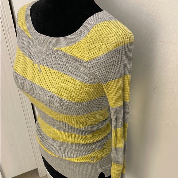 American Eagle Outfitters | Yellow and Gray Striped Crew Neck Sweater Size XS - Picture 4 of 6